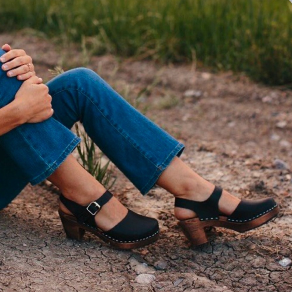 Highwood Black Leather Clogs on Brown Base Lotta From Stockholm EU 42